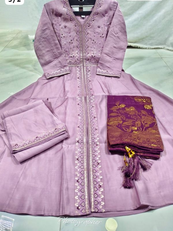 new update Fabric Roman silk 
 with sleeve work with inner cotton