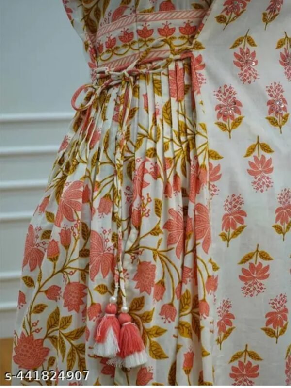 MEEPAL Printed Kurti Pant & Dupatta