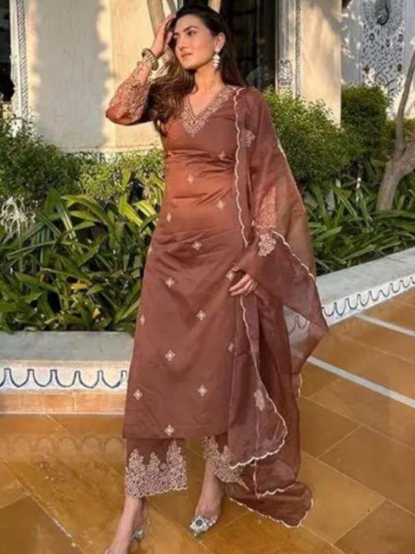 Mannjulaas women coffee etnic motifs printed kurti set
