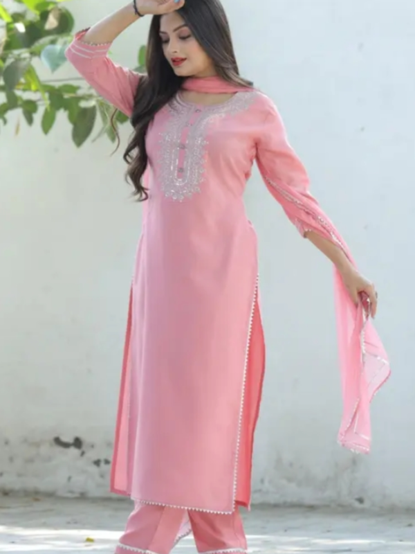 Charvi Refined Women Kurta Sets Charvi Refined Women Kurta Sets Kurta