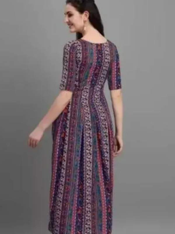 Aakarsha Graceful Kurtis Fabric: Crepe