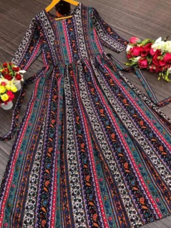 Aakarsha Graceful Kurtis Fabric: Crepe