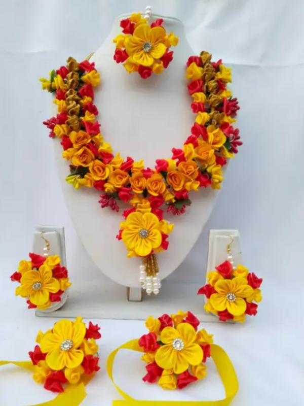 Beautiful artificial flowers jewellery set