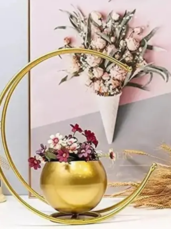 Attractive Flower vase Decorativeflower