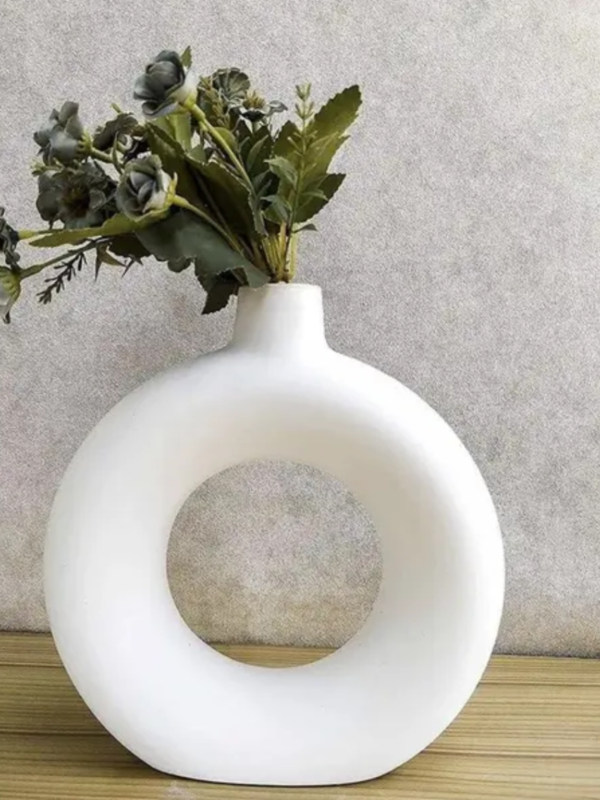 PCO Affordable Showpiece Donut Vase