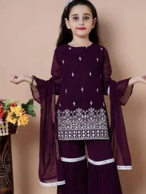 modetn trendy girl kurty & plazzos