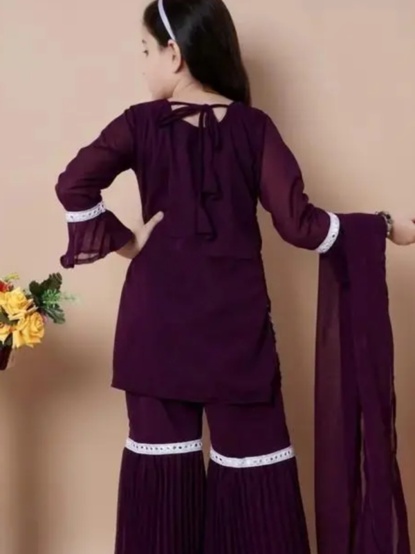 modetn trendy girl kurty & plazzos