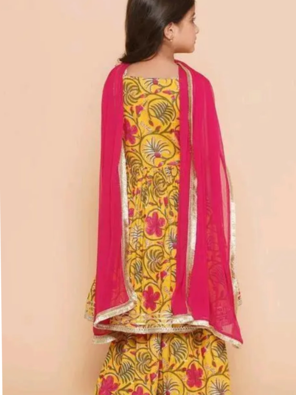 Girls printed kurta set with Dupatta and