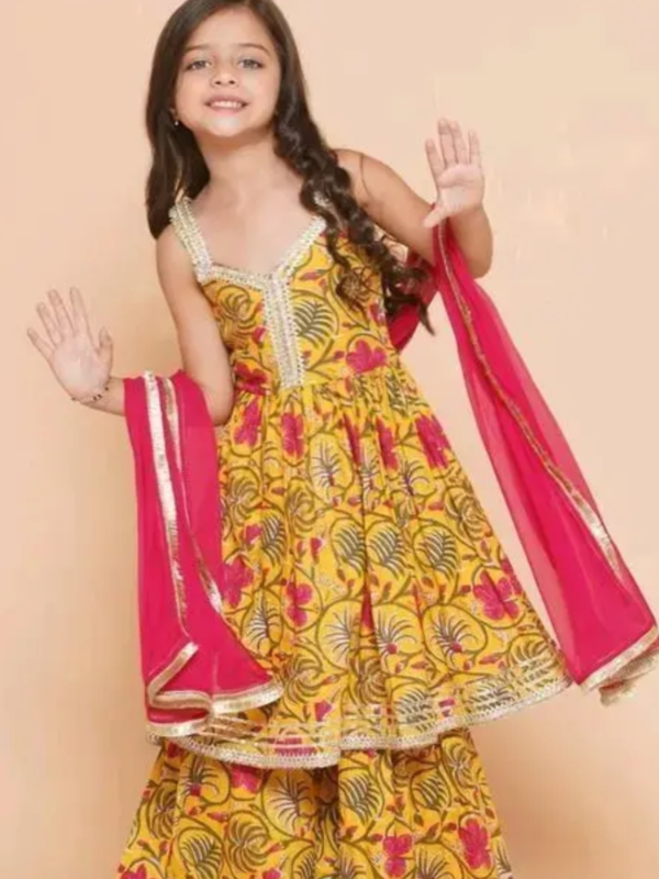 Girls printed kurta set with Dupatta and
