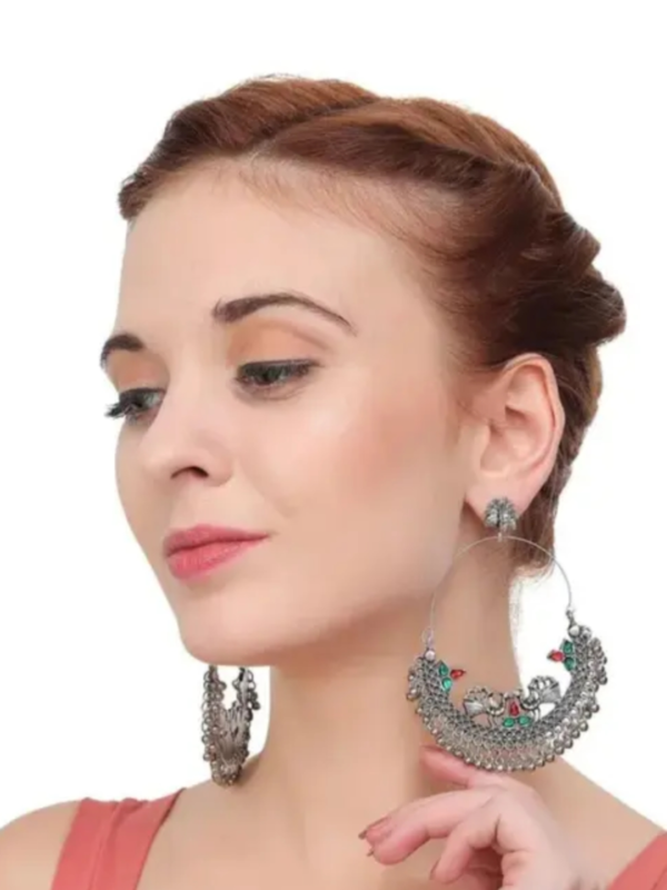 Trending Fashion Earrings Base Metal