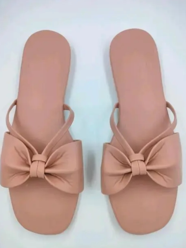 Elite Women Juttis & MojarisMaterial: