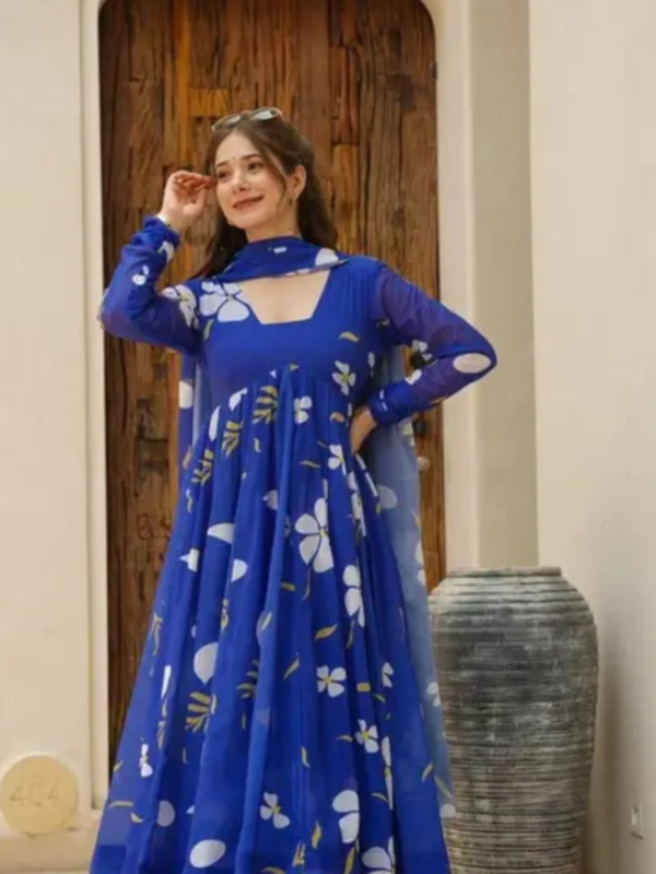 hevy anarkali kurta setKurta Fabric: