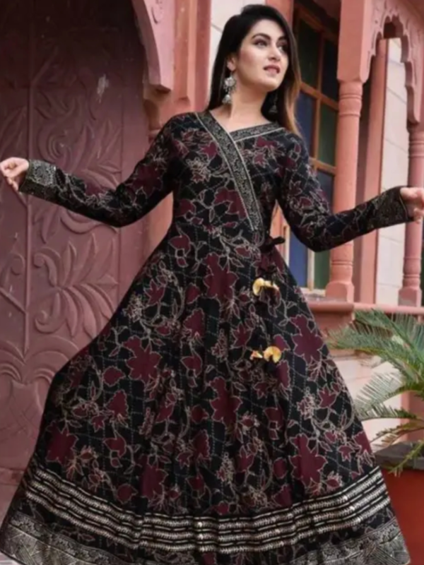 RAYON ANARKALI LONG KURTI BLACK