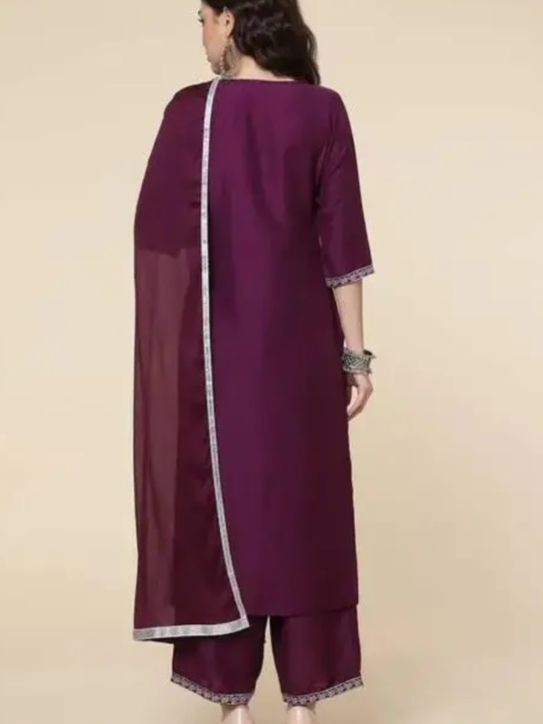 Women Trendy Embroidery Kurti with