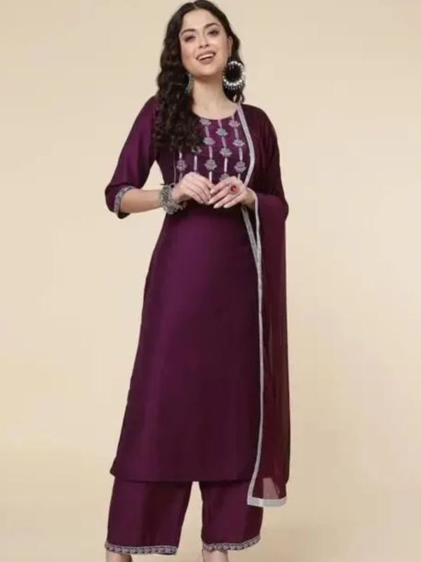 Women Trendy Embroidery Kurti with