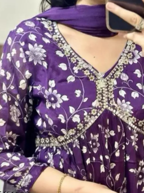 Women Floral Printed Aaliacut kurta, Pant