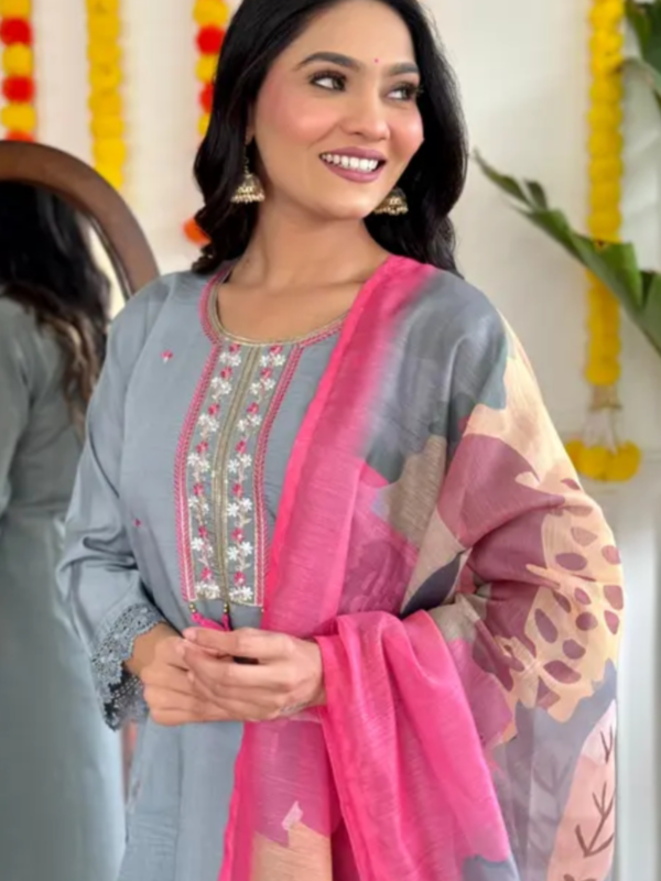 Womens Embroidery Viscose Chanderi