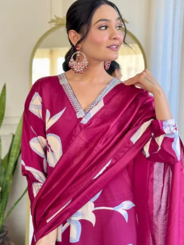 GULMOHAR PINK Fabric: CrepeSleeve