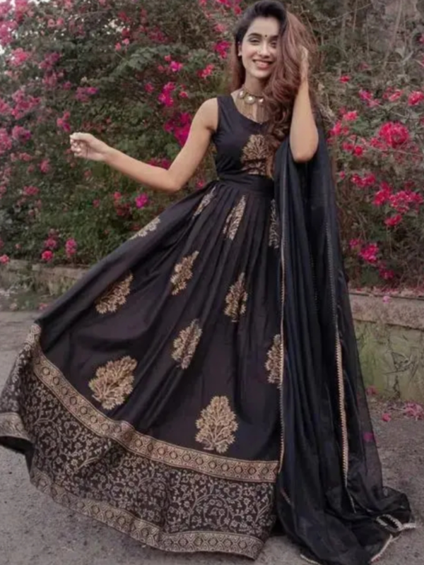 esigner Dress With Dupatta SetKurta