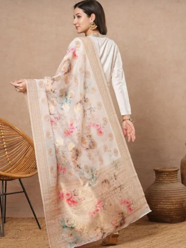 Attractive Kurta SetsKurta Fabric: