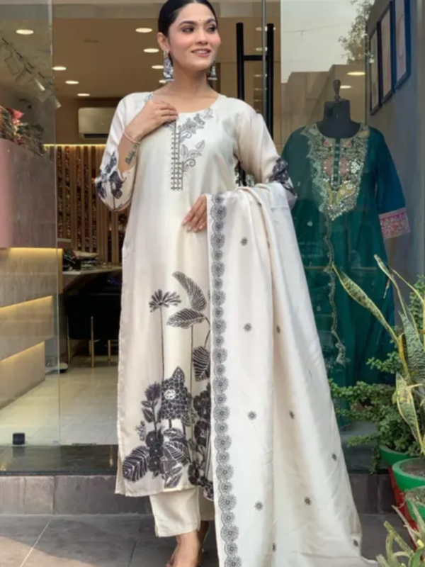 CHHAVI Women CHINON PRINTED