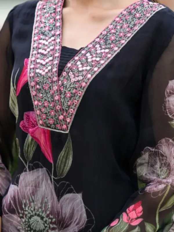 Wear EmbroideredBlackKurtaPant