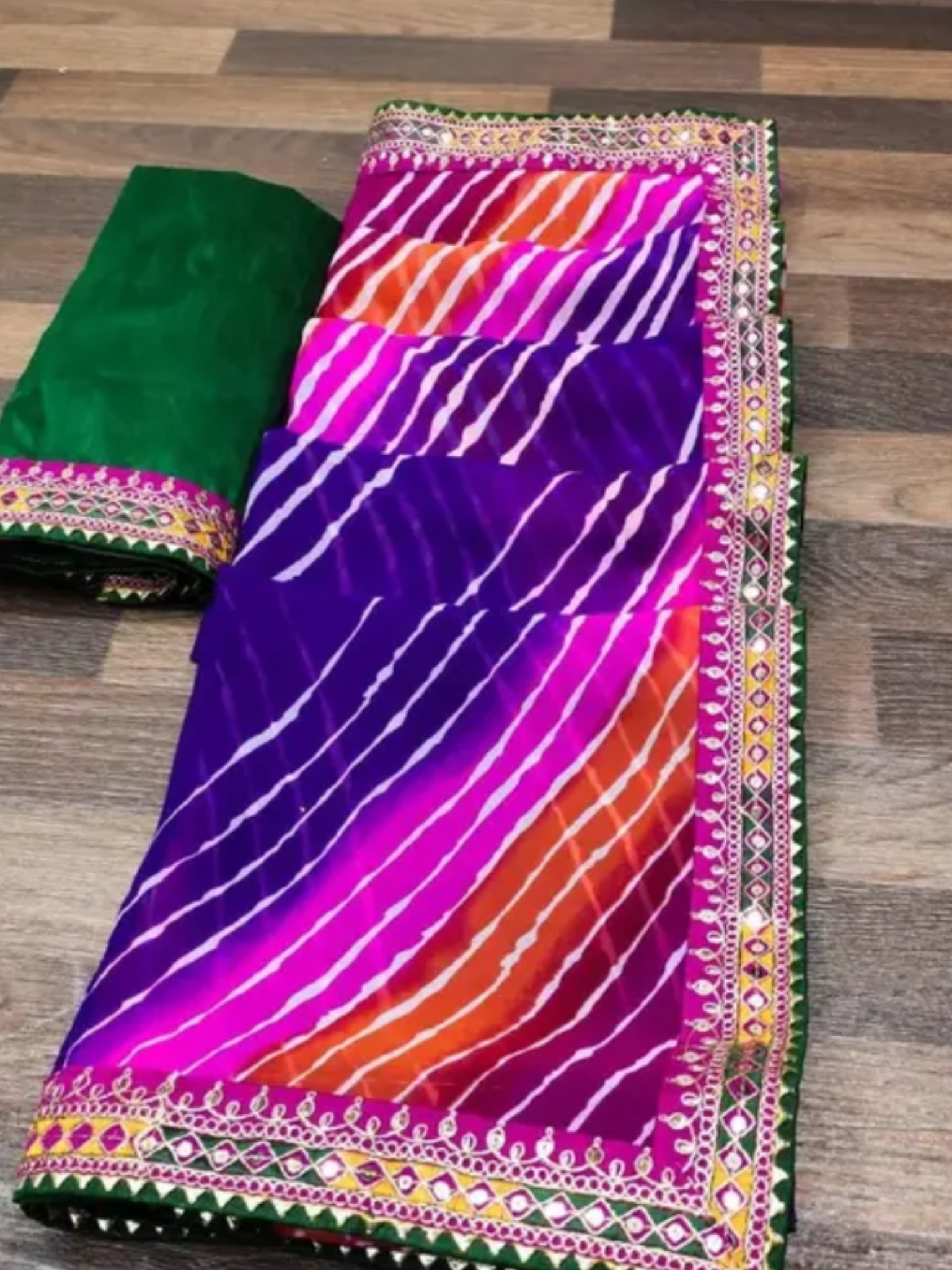 sawan special leheriya print saree