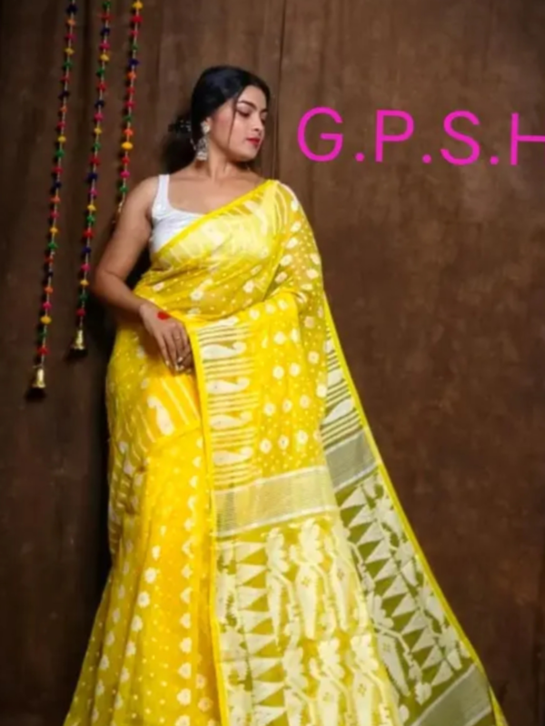 Jamdani sareeSaree Fabric: TaantBlouse: